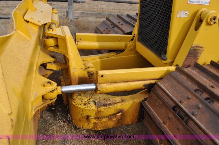 image for item C3046 2006 Komatsu D61PX dozer