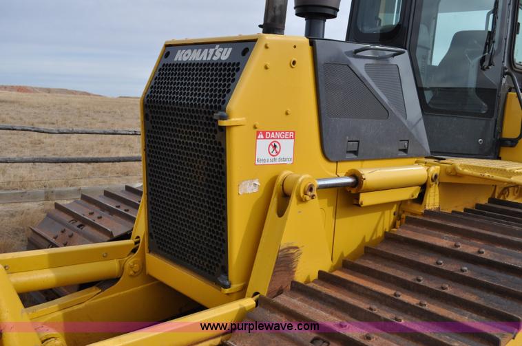 image for item C3046 2006 Komatsu D61PX dozer