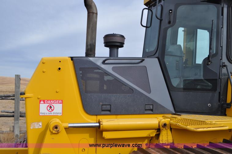 image for item C3046 2006 Komatsu D61PX dozer