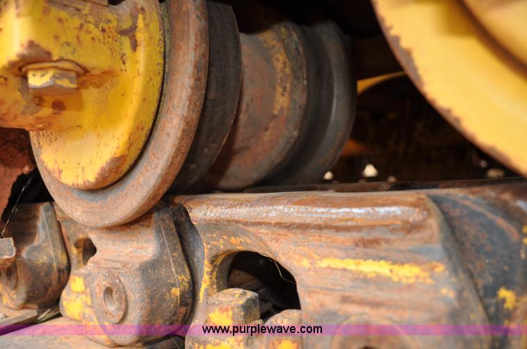 image for item C3046 2006 Komatsu D61PX dozer