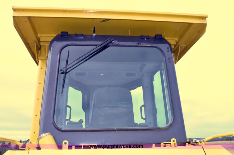 image for item C3046 2006 Komatsu D61PX dozer