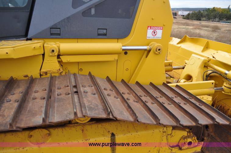 image for item C3046 2006 Komatsu D61PX dozer