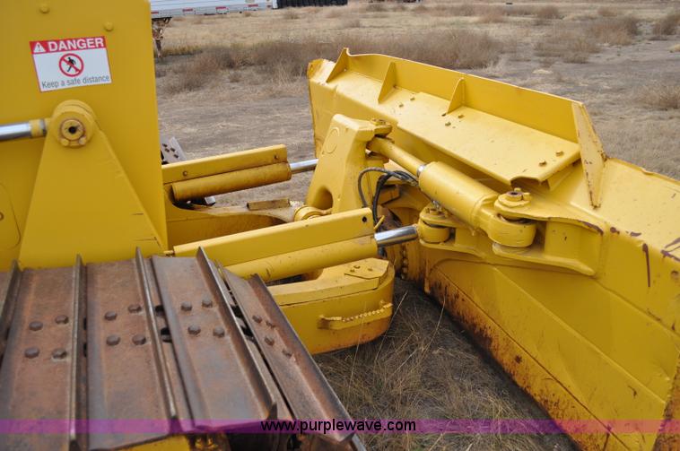 image for item C3046 2006 Komatsu D61PX dozer
