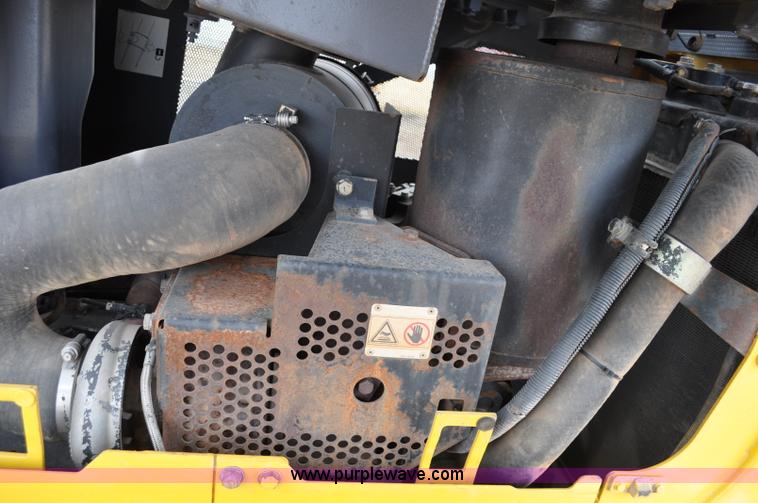 image for item C3046 2006 Komatsu D61PX dozer