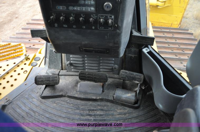 image for item C3046 2006 Komatsu D61PX dozer