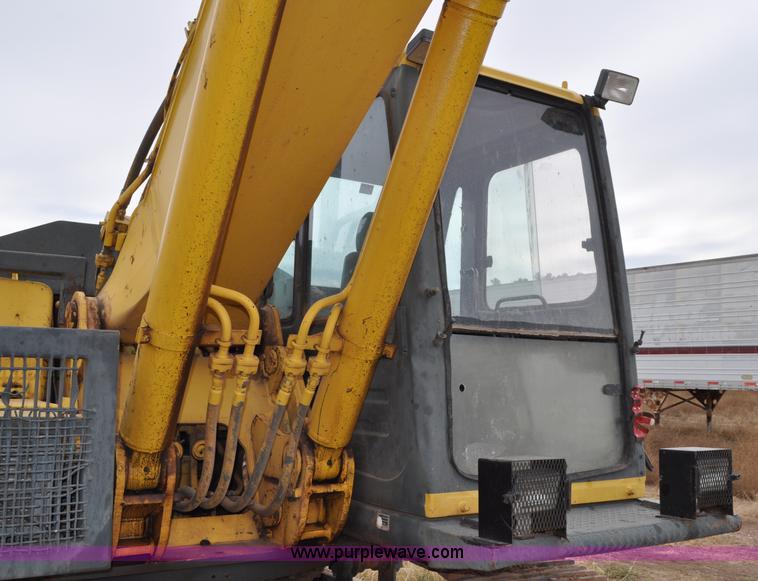 image for item C3047 1996 Komatsu PC200LC-6L excavator