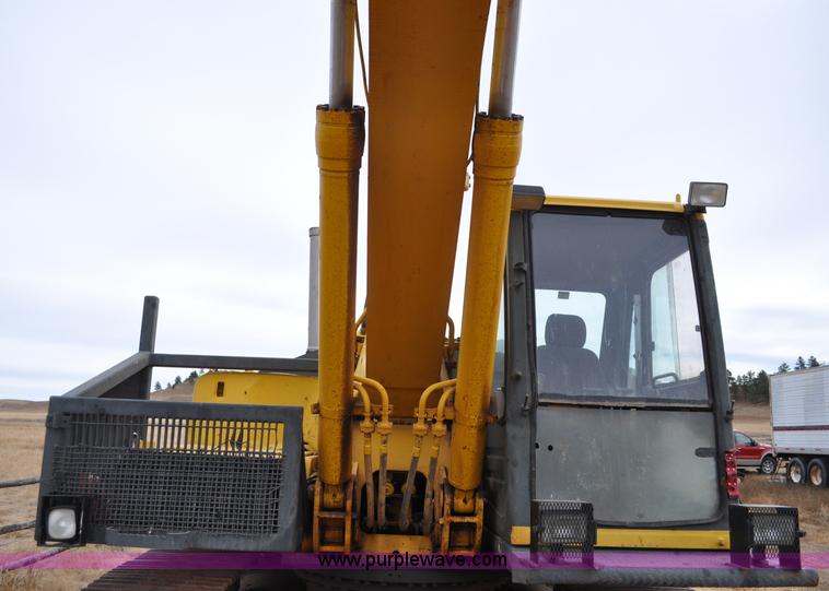 image for item C3047 1996 Komatsu PC200LC-6L excavator