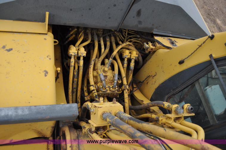 image for item C3047 1996 Komatsu PC200LC-6L excavator
