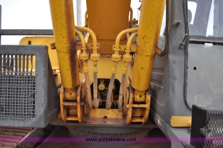 image for item C3047 1996 Komatsu PC200LC-6L excavator