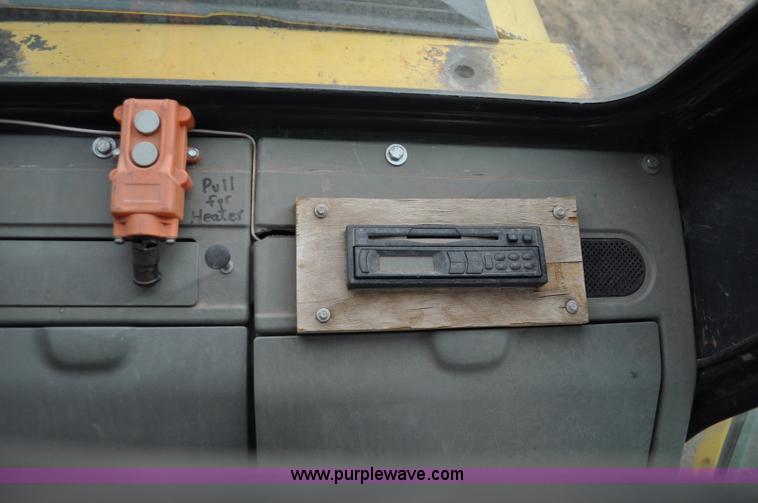 image for item C3047 1996 Komatsu PC200LC-6L excavator