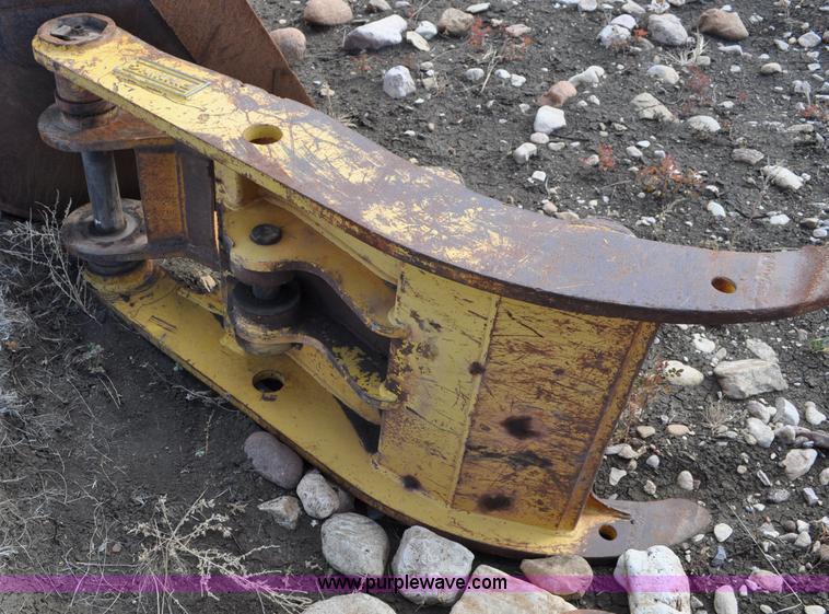 image for item C3047 1996 Komatsu PC200LC-6L excavator