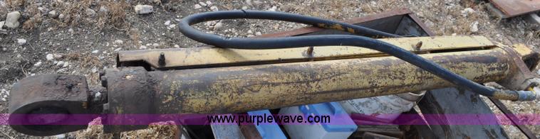 image for item C3047 1996 Komatsu PC200LC-6L excavator