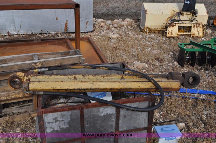 image for item C3047 1996 Komatsu PC200LC-6L excavator