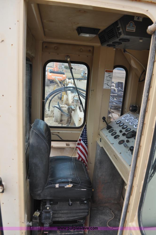 image for item C3048 2000 Tesmec TRS 1085 chainsaw trencher