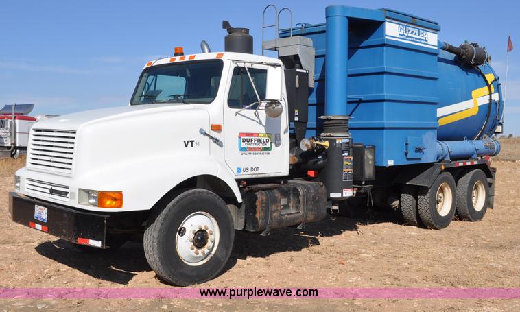 image for item C3053 1999 IHC 2674 vac truck