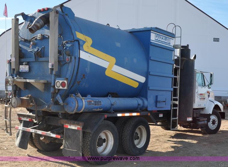 image for item C3053 1999 IHC 2674 vac truck