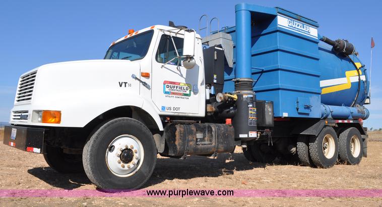 image for item C3053 1999 IHC 2674 vac truck