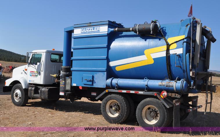 image for item C3053 1999 IHC 2674 vac truck