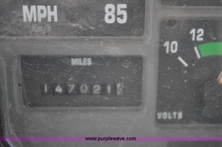 image for item C3053 1999 IHC 2674 vac truck