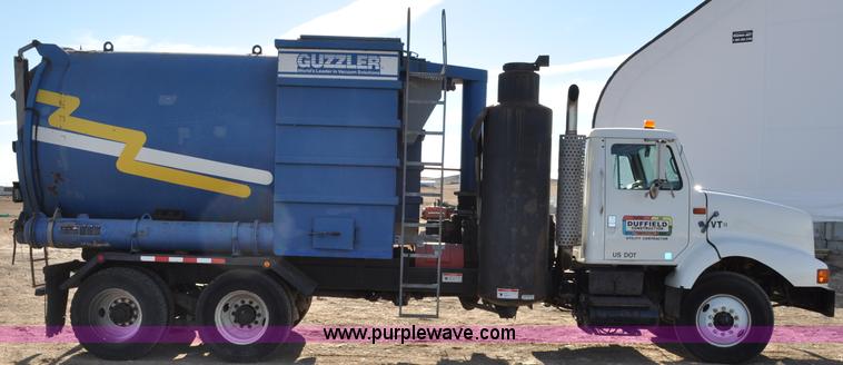 image for item C3053 1999 IHC 2674 vac truck