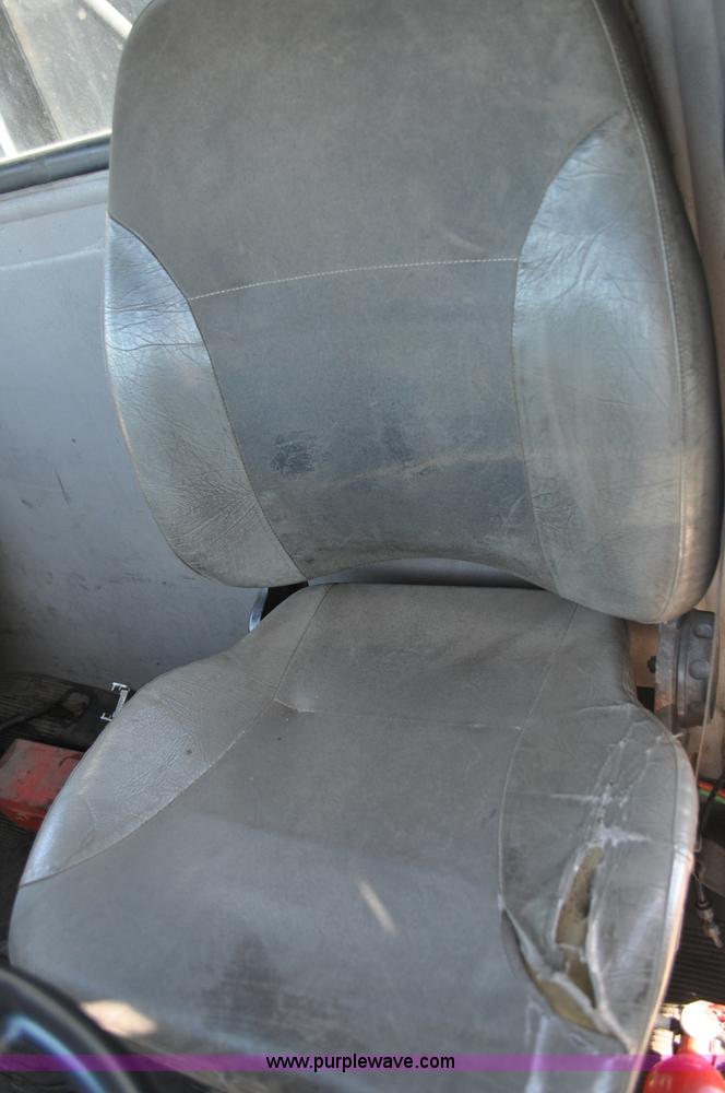 image for item C3053 1999 IHC 2674 vac truck