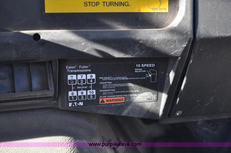 image for item C3053 1999 IHC 2674 vac truck