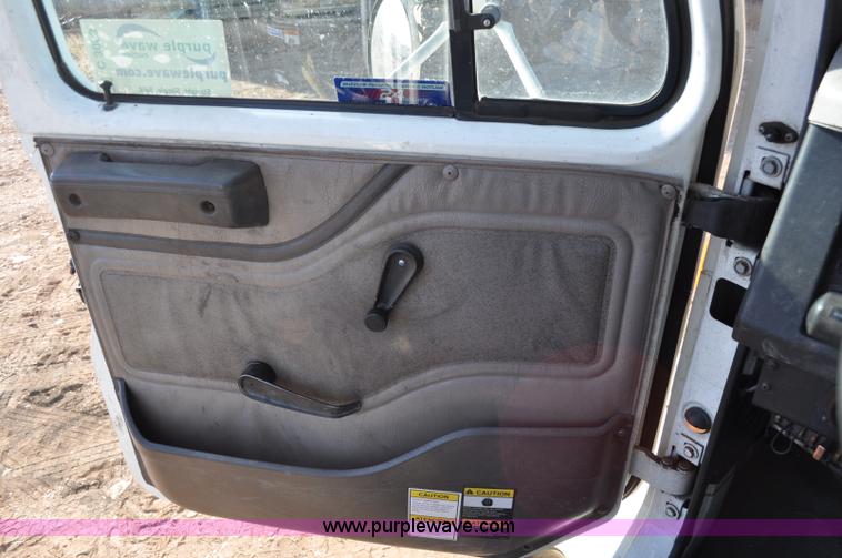 image for item C3053 1999 IHC 2674 vac truck