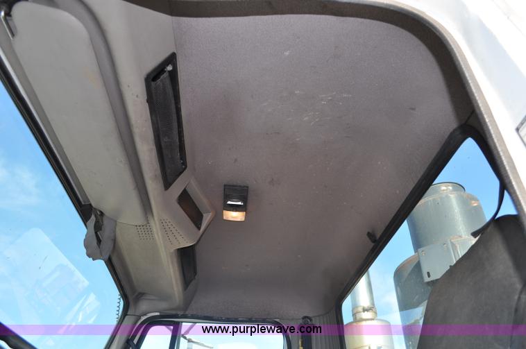 image for item C3053 1999 IHC 2674 vac truck