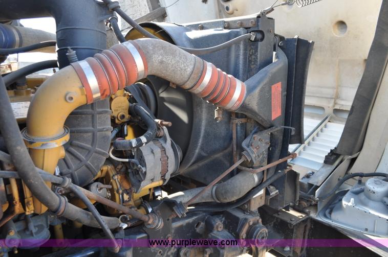 image for item C3053 1999 IHC 2674 vac truck