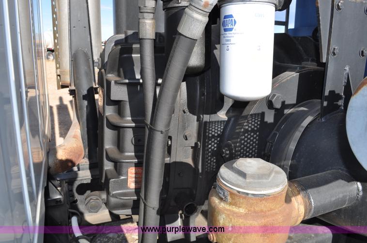 image for item C3053 1999 IHC 2674 vac truck