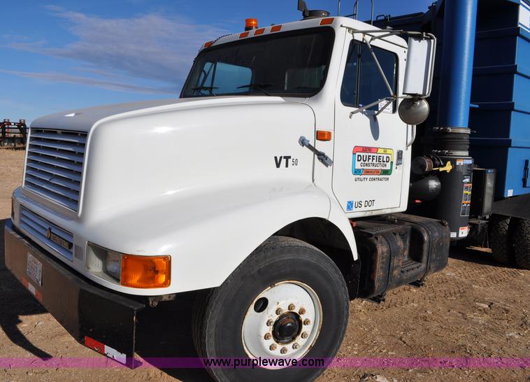 image for item C3053 1999 IHC 2674 vac truck