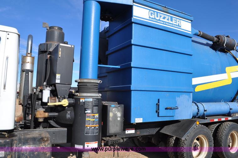 image for item C3053 1999 IHC 2674 vac truck