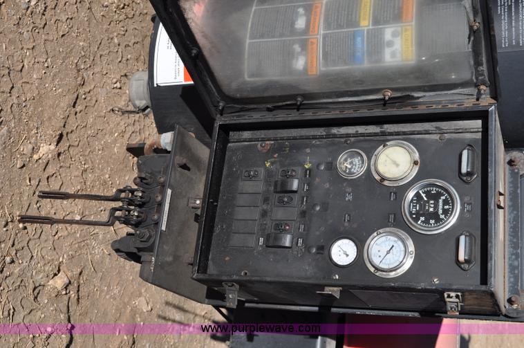 image for item C3053 1999 IHC 2674 vac truck