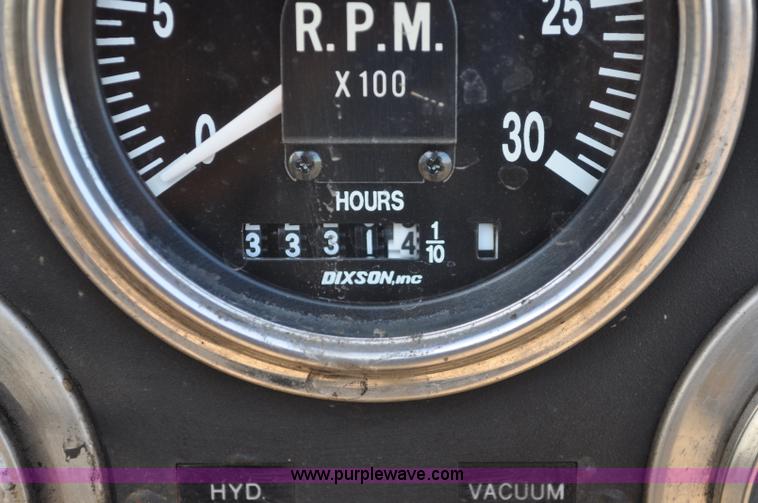 image for item C3053 1999 IHC 2674 vac truck