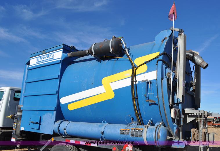 image for item C3053 1999 IHC 2674 vac truck