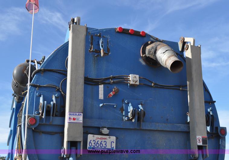 image for item C3053 1999 IHC 2674 vac truck