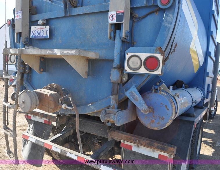 image for item C3053 1999 IHC 2674 vac truck