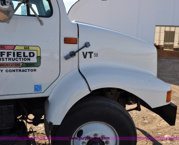 image for item C3053 1999 IHC 2674 vac truck