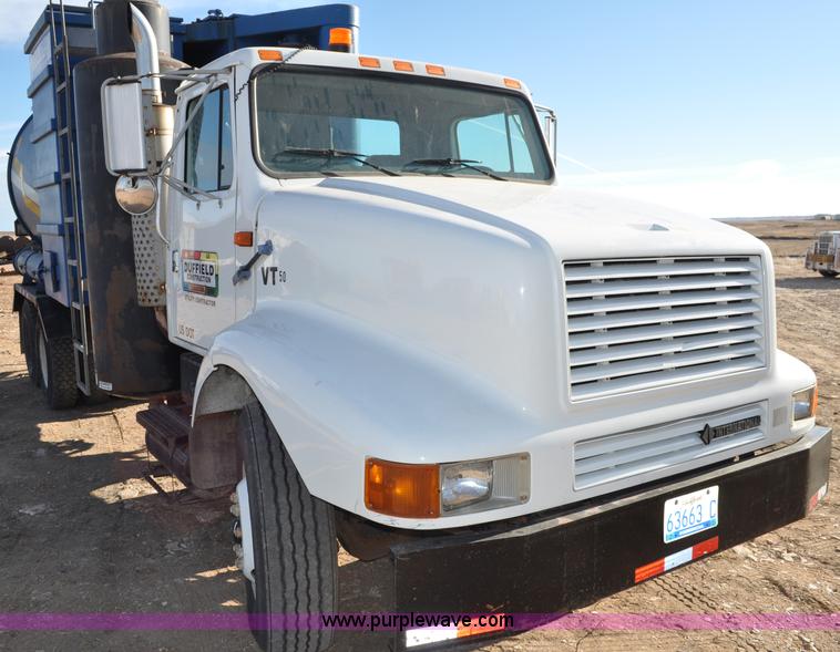 image for item C3053 1999 IHC 2674 vac truck