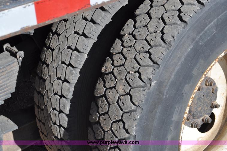 image for item C3053 1999 IHC 2674 vac truck