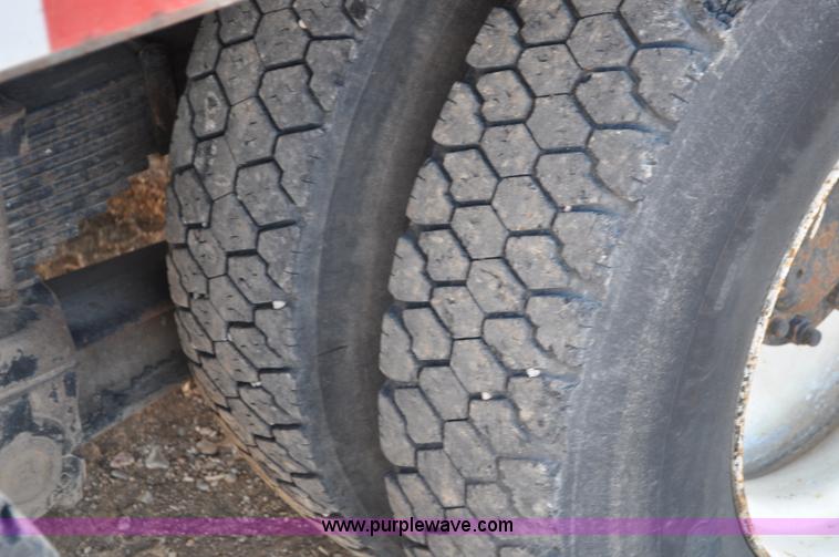 image for item C3053 1999 IHC 2674 vac truck