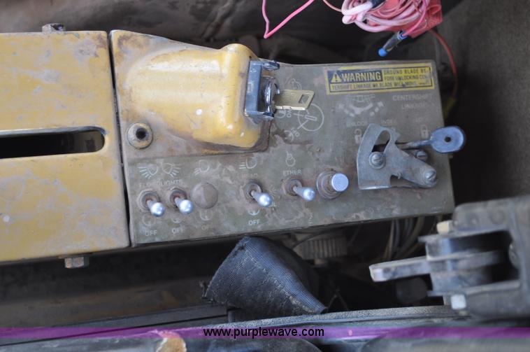 image for item C3054 1987 Caterpillar 140G motor grader