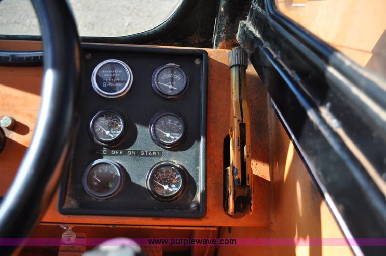 image for item C3061 1997 Traverse Lift TL8040 telehandler