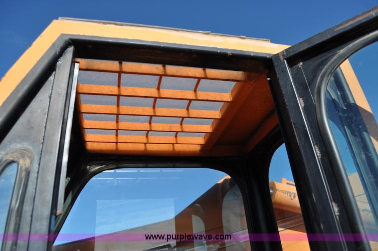 image for item C3061 1997 Traverse Lift TL8040 telehandler