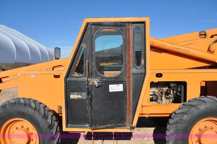 image for item C3061 1997 Traverse Lift TL8040 telehandler