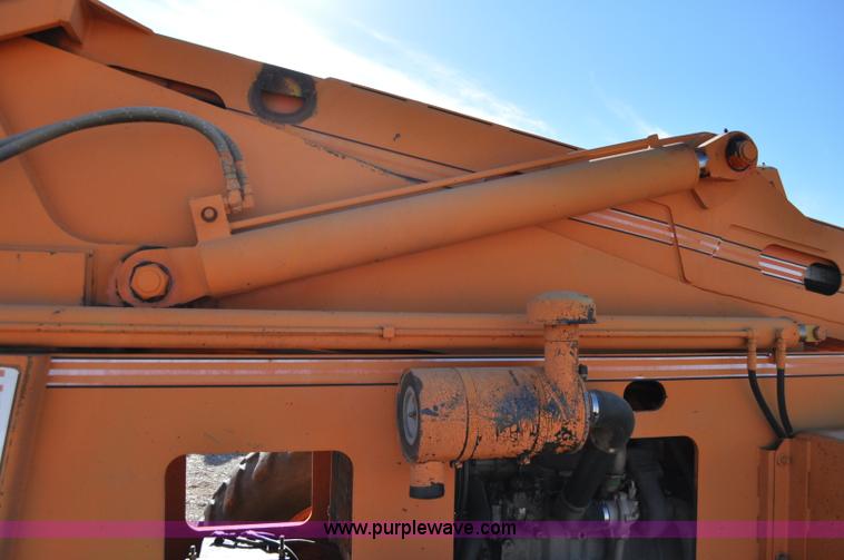 image for item C3061 1997 Traverse Lift TL8040 telehandler
