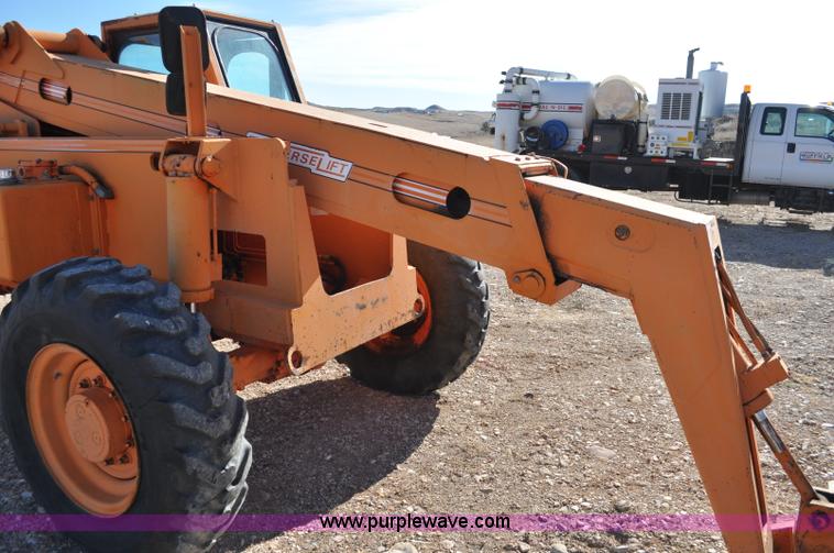 image for item C3061 1997 Traverse Lift TL8040 telehandler
