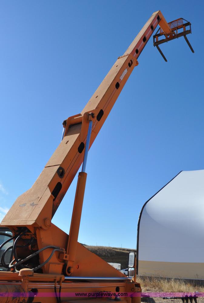 image for item C3061 1997 Traverse Lift TL8040 telehandler
