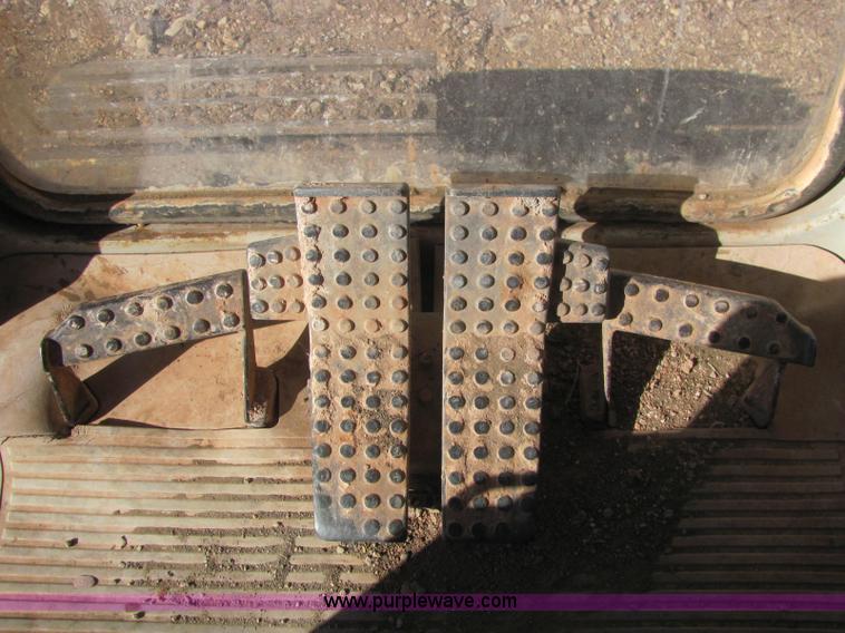 image for item C3062 1993 Hitachi EX150 excavator