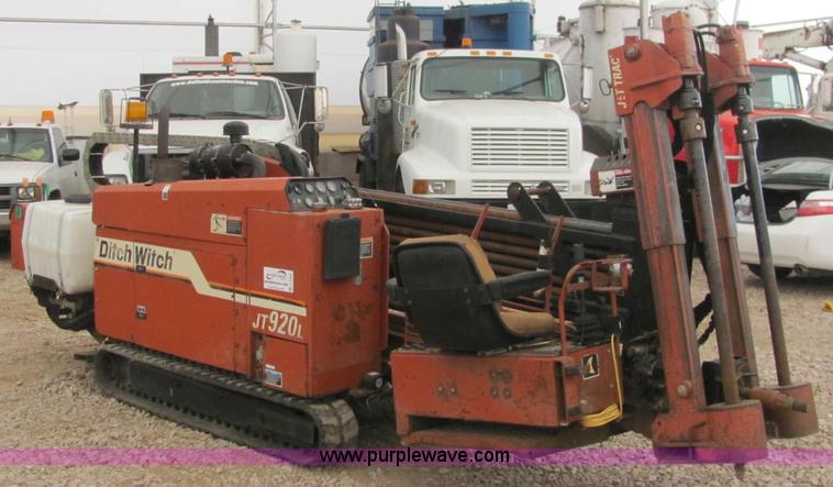image for item C3063 1998 Ditch Witch JT920L directional boring machine